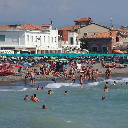 Hotel Aurora Marina di Cecina Luaran gambar