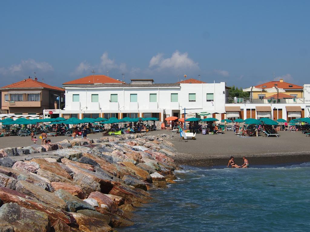 Hotel Aurora Marina di Cecina Luaran gambar