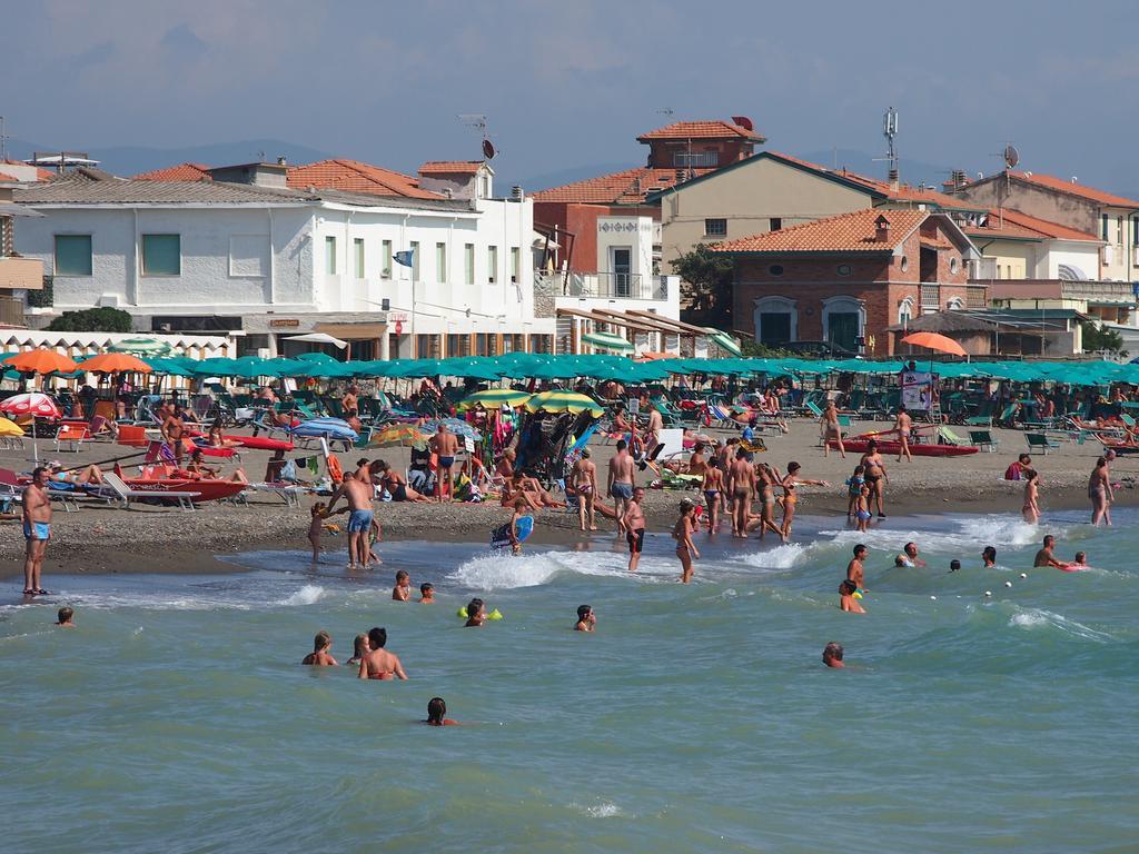 Hotel Aurora Marina di Cecina Luaran gambar